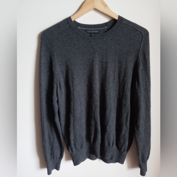 Banana Republic Other - Banana Republic Size Medium Gray Sweater
